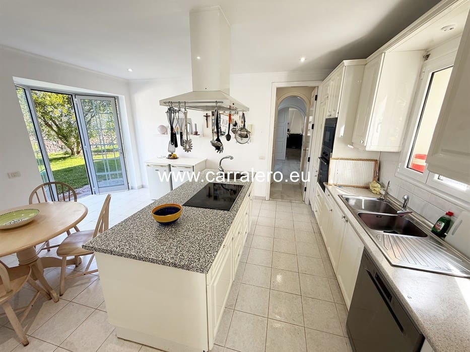 7 slaapkamer Villa te koop in Monte Leon met zwembad garage - € 2.290.000 (Ref: 9075572)