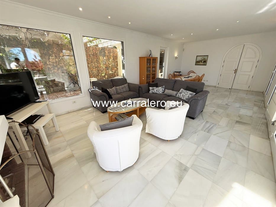 7 slaapkamer Villa te koop in Monte Leon met zwembad garage - € 2.290.000 (Ref: 9075572)
