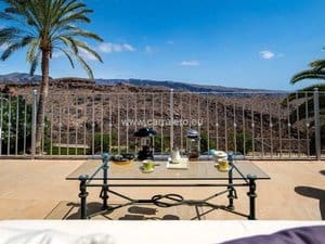 5 makuuhuone Huvila myytävänä paikassa Monte León, San Bartolomé de Tirajana mukana uima-altaan 
autotalli - 1 035 000 € (Ref: 9396835)