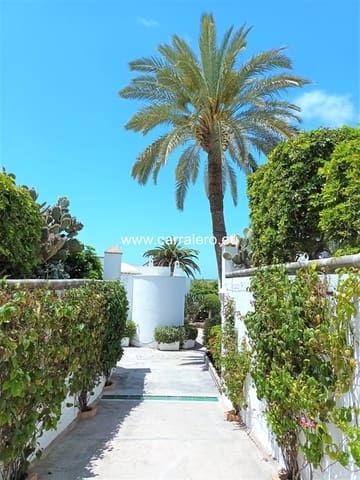 3 bedroom Bungalow for sale in Playa del Inglés, San Bartolomé de Tirajana with pool garage - € 1,350,000 (Ref: 9432480)