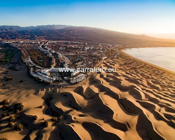 3 bedroom Bungalow for sale in Playa del Inglés, San Bartolomé de Tirajana with pool garage - € 1,350,000 (Ref: 9432480)