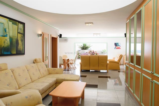 3 slaapkamer Bungalow te koop in Playa del Inglés, San Bartolomé de Tirajana met zwembad garage - € 1.590.000 (Ref: 9532410)