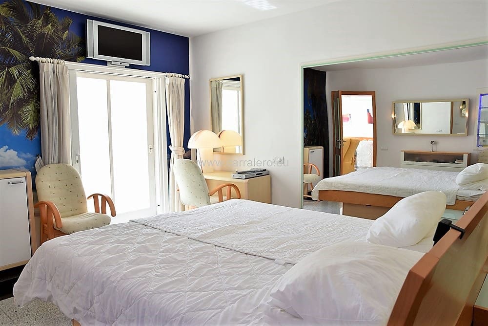 3 slaapkamer Bungalow te koop in Playa del Ingles met zwembad garage - € 1.590.000 (Ref: 9532410)