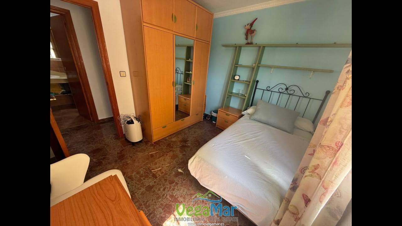 3 bedroom Flat for rent in Almunecar with pool garage - € 900 (Ref: 10024733)