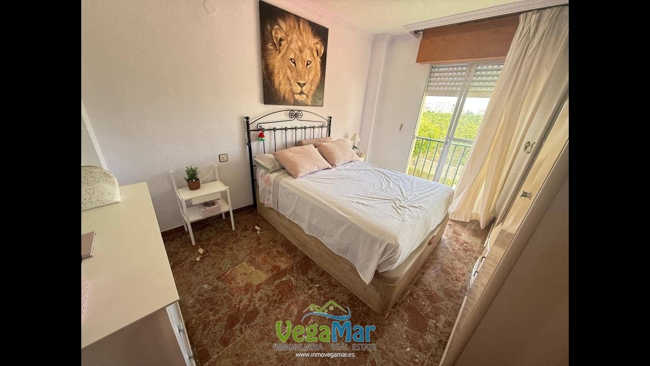3 bedroom Flat for rent in Almunecar with pool garage - € 900 (Ref: 10024733)