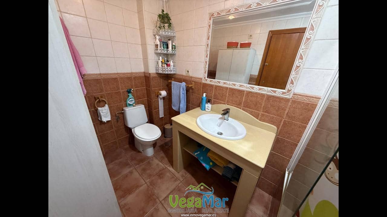 3 bedroom Flat for rent in Almunecar with pool garage - € 900 (Ref: 10024733)