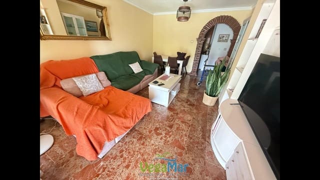 Appartement de 3 chambres à louer à Almuñécar avec piscine garage - 900 € (Ref: 10024733)