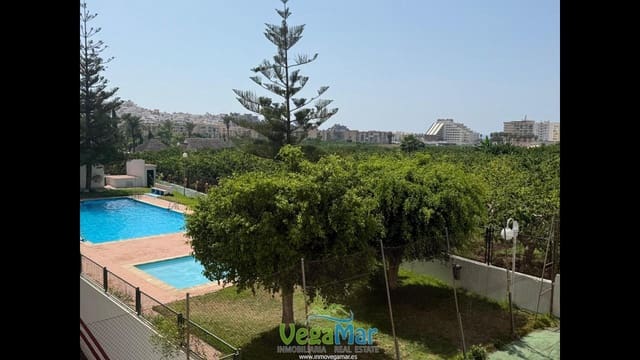 Appartement de 3 chambres à louer à Almuñécar avec piscine garage - 900 € (Ref: 10024733)