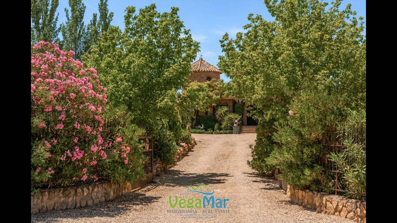 4 bedroom Finca/Country House for sale in Freila - € 1,340,000 (Ref: 10037706)