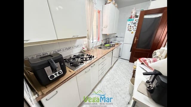 2 soveværelse Lejlighed til leje i La Herradura, Almuñécar med swimmingpool garage - € 700 (Ref: 10062808)
