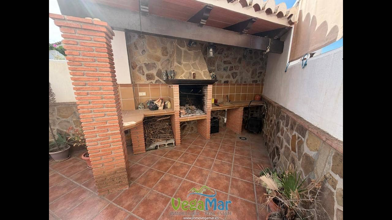 4 camera da letto Villa in vendita in Nerja con garage - 465.000 € (Rif: 10127481)