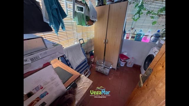 3 bedroom Villa for sale in Almuñécar - € 180,000 (Ref: 3805818)