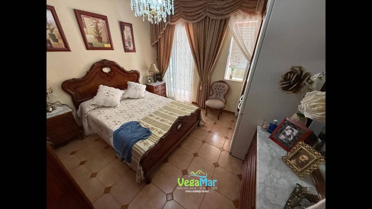 3 soveværelse Villa til salg i Almunecar - € 180.000 (Ref: 3805818)