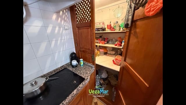 3 bedroom Villa for sale in Almuñécar - € 180,000 (Ref: 3805818)