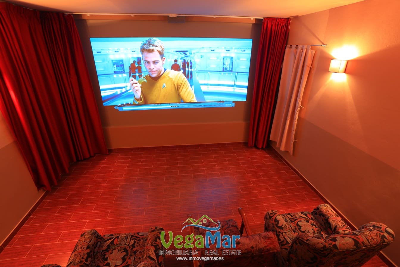 6 bedroom Villa for sale in Almunecar - € 2,900,000 (Ref: 3805847)