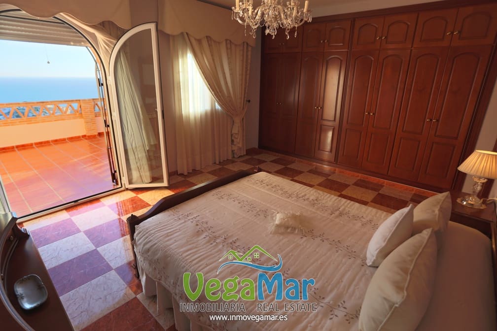 6 bedroom Villa for sale in Almunecar - € 2,900,000 (Ref: 3805847)