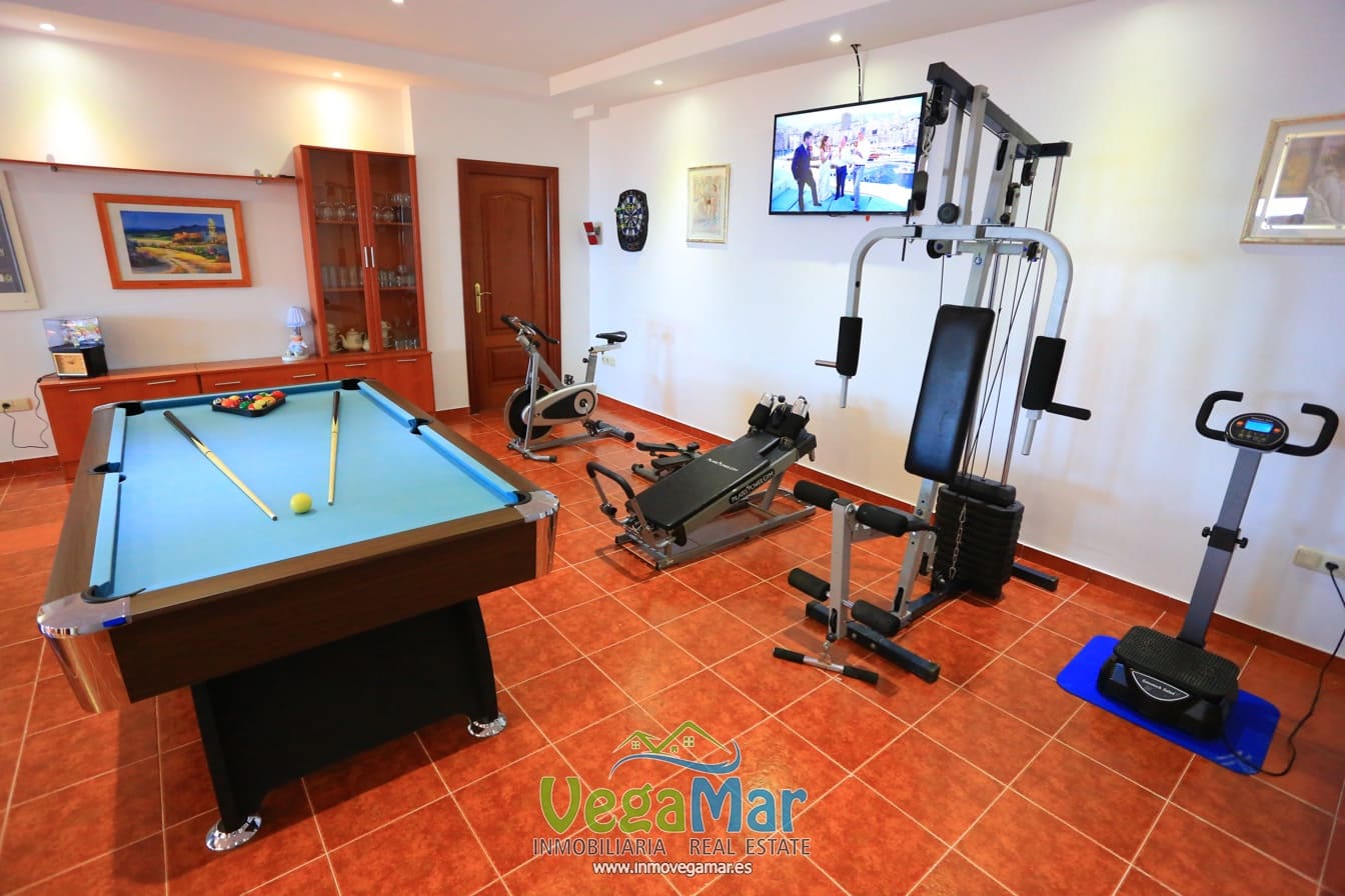 6 bedroom Villa for sale in Almunecar - € 2,900,000 (Ref: 3805847)