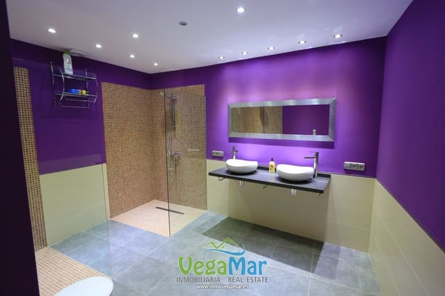 6 bedroom Villa for sale in Almuñécar - € 2,900,000 (Ref: 3805847)