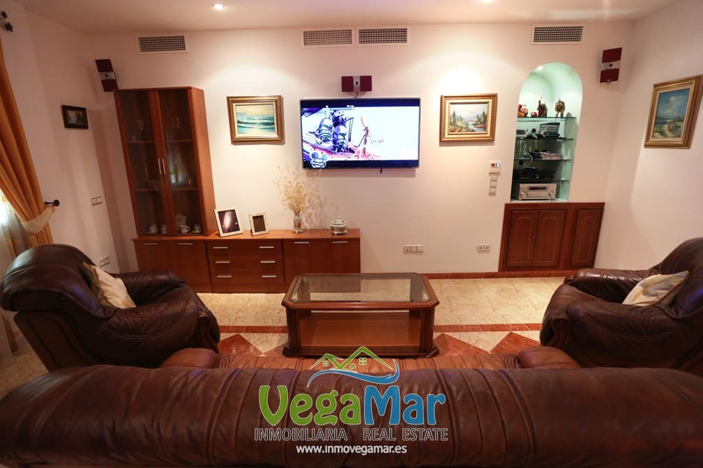 6 bedroom Villa for sale in Almunecar - € 2,900,000 (Ref: 3805847)