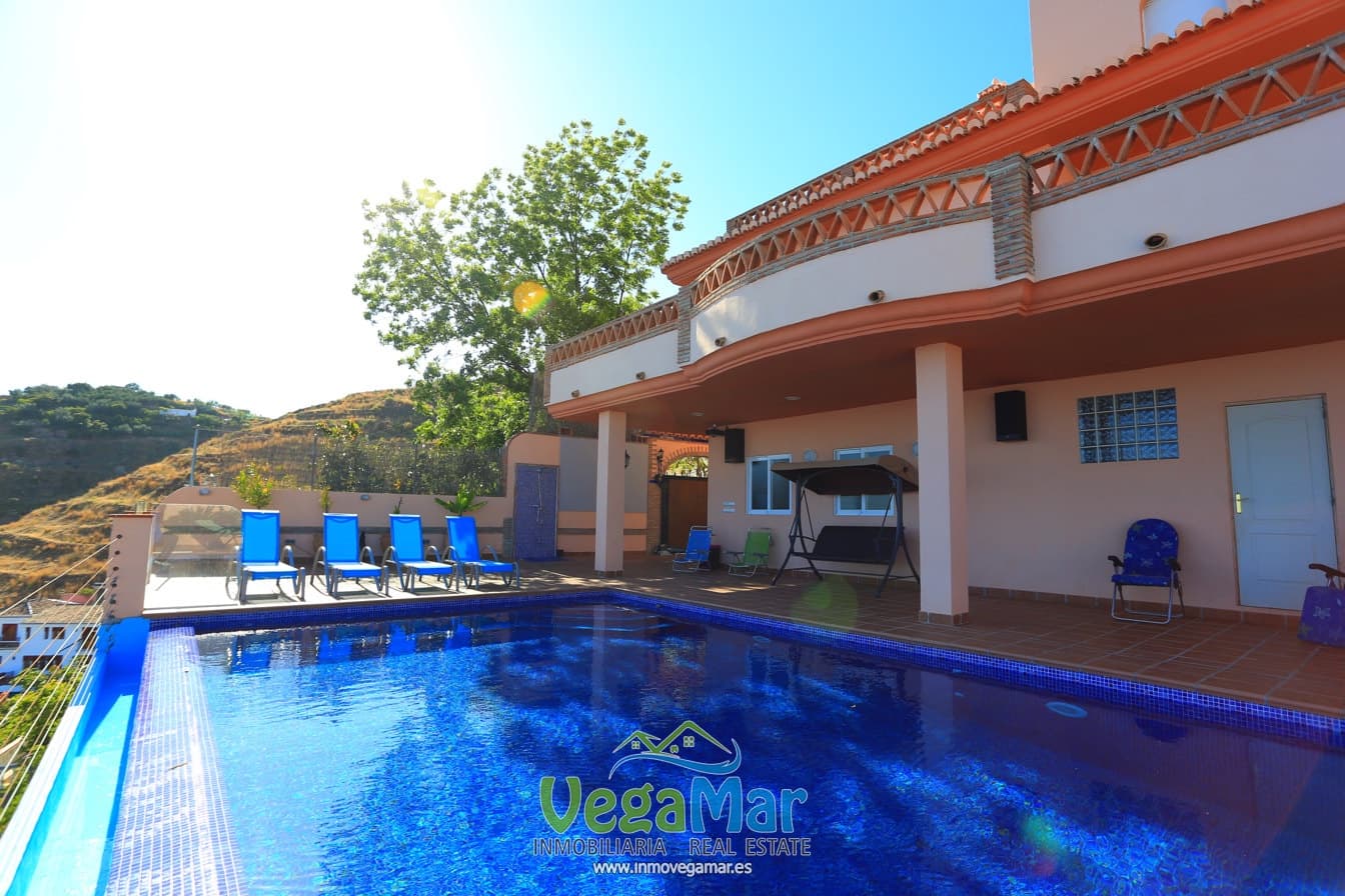 6 bedroom Villa for sale in Almunecar - € 2,900,000 (Ref: 3805847)