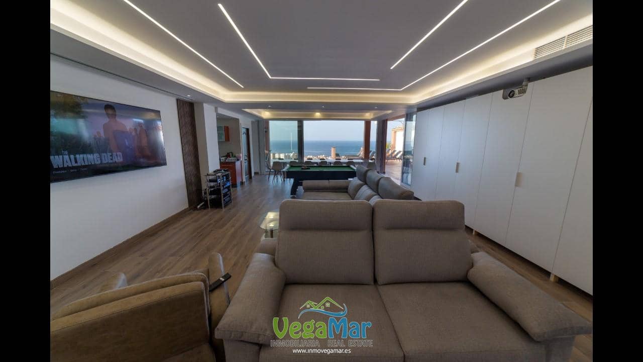 6 bedroom Villa for sale in Almunecar - € 2,900,000 (Ref: 3805847)