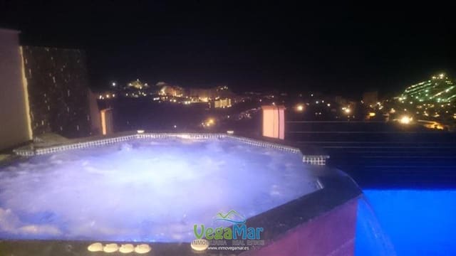 6 bedroom Villa for sale in Almuñécar - € 2,900,000 (Ref: 3805847)