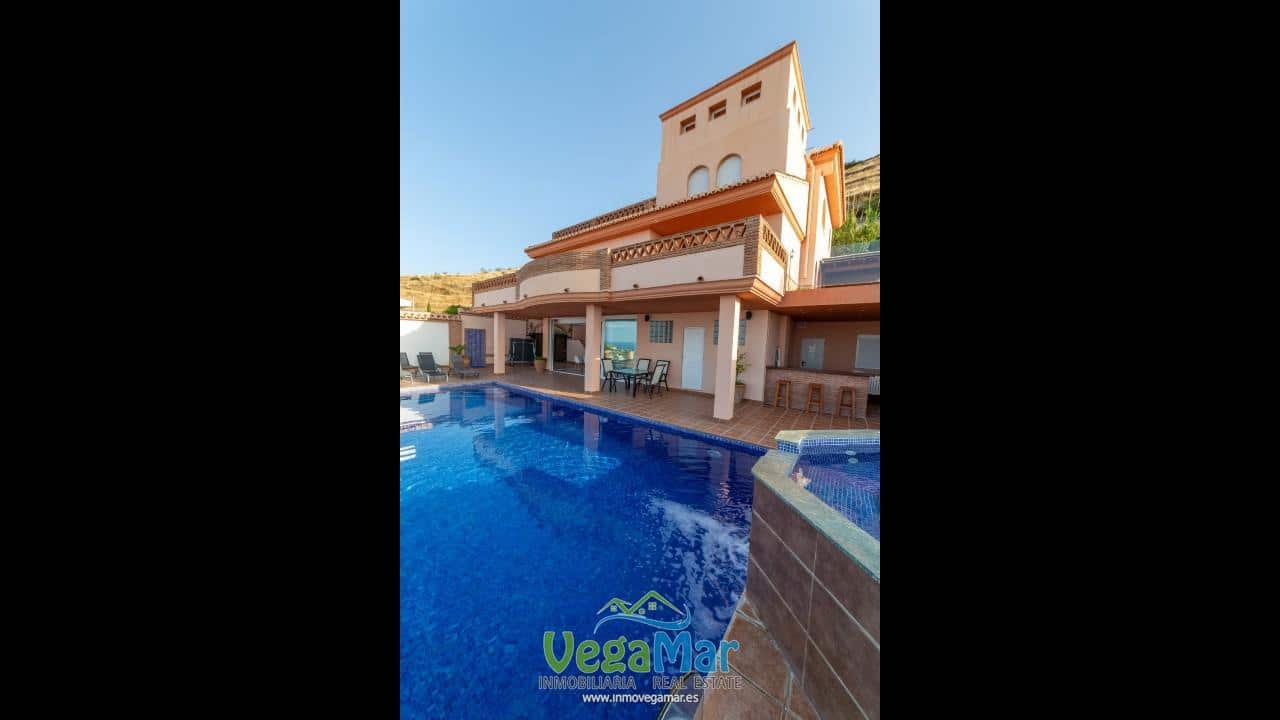 6 bedroom Villa for sale in Almunecar - € 2,900,000 (Ref: 3805847)