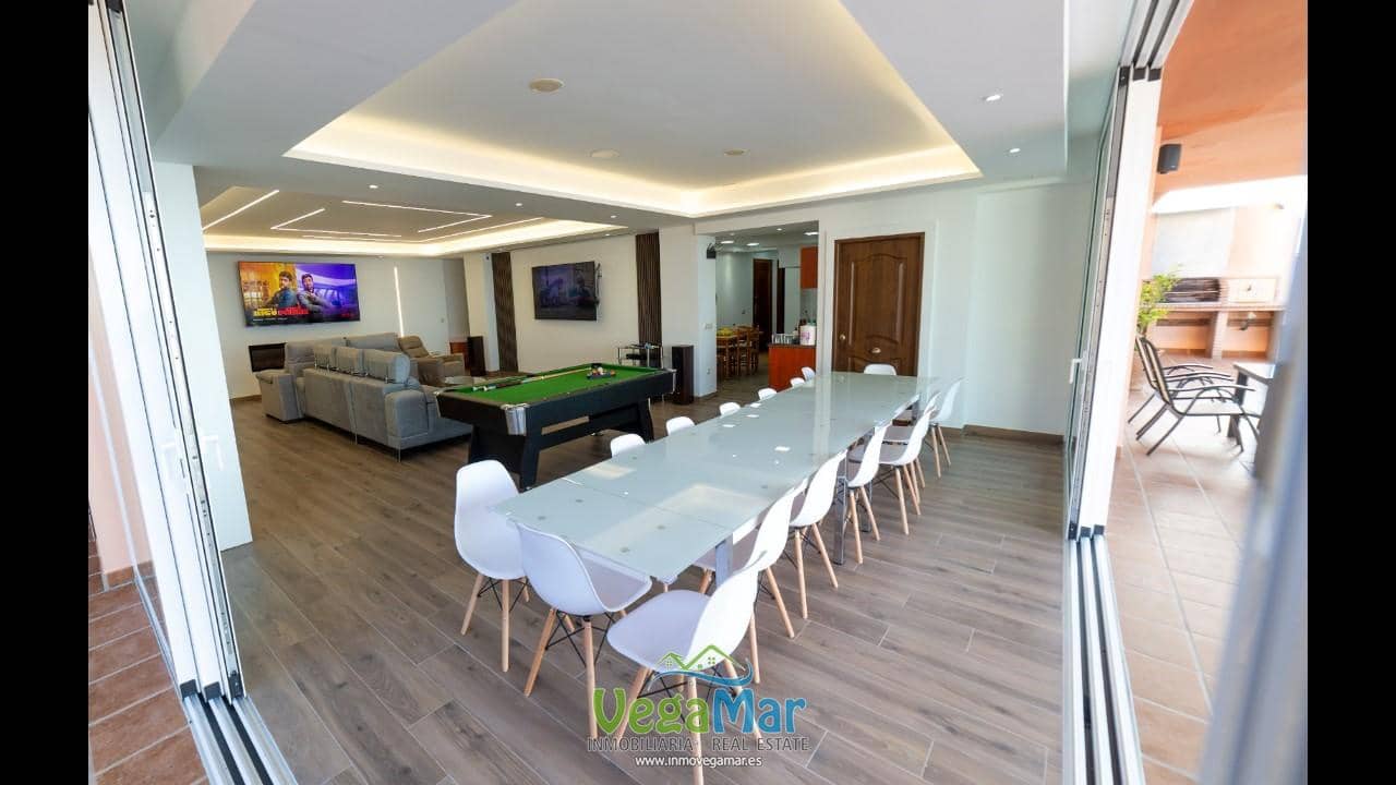 6 bedroom Villa for sale in Almunecar - € 2,900,000 (Ref: 3805847)