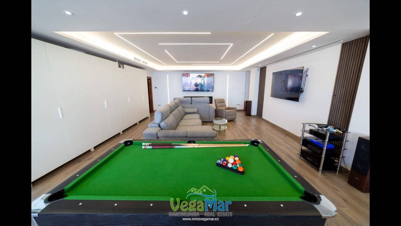 6 bedroom Villa for sale in Almunecar - € 2,900,000 (Ref: 3805847)