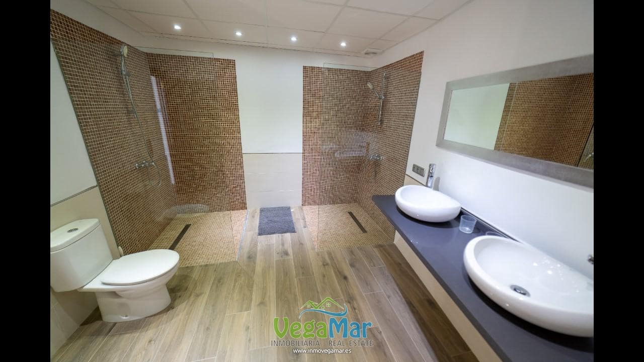 6 bedroom Villa for sale in Almunecar - € 2,900,000 (Ref: 3805847)