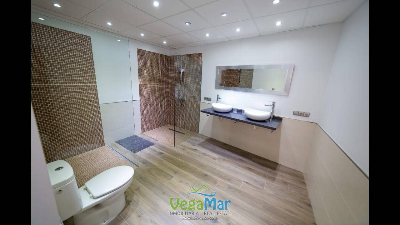 6 bedroom Villa for sale in Almunecar - € 2,900,000 (Ref: 3805847)