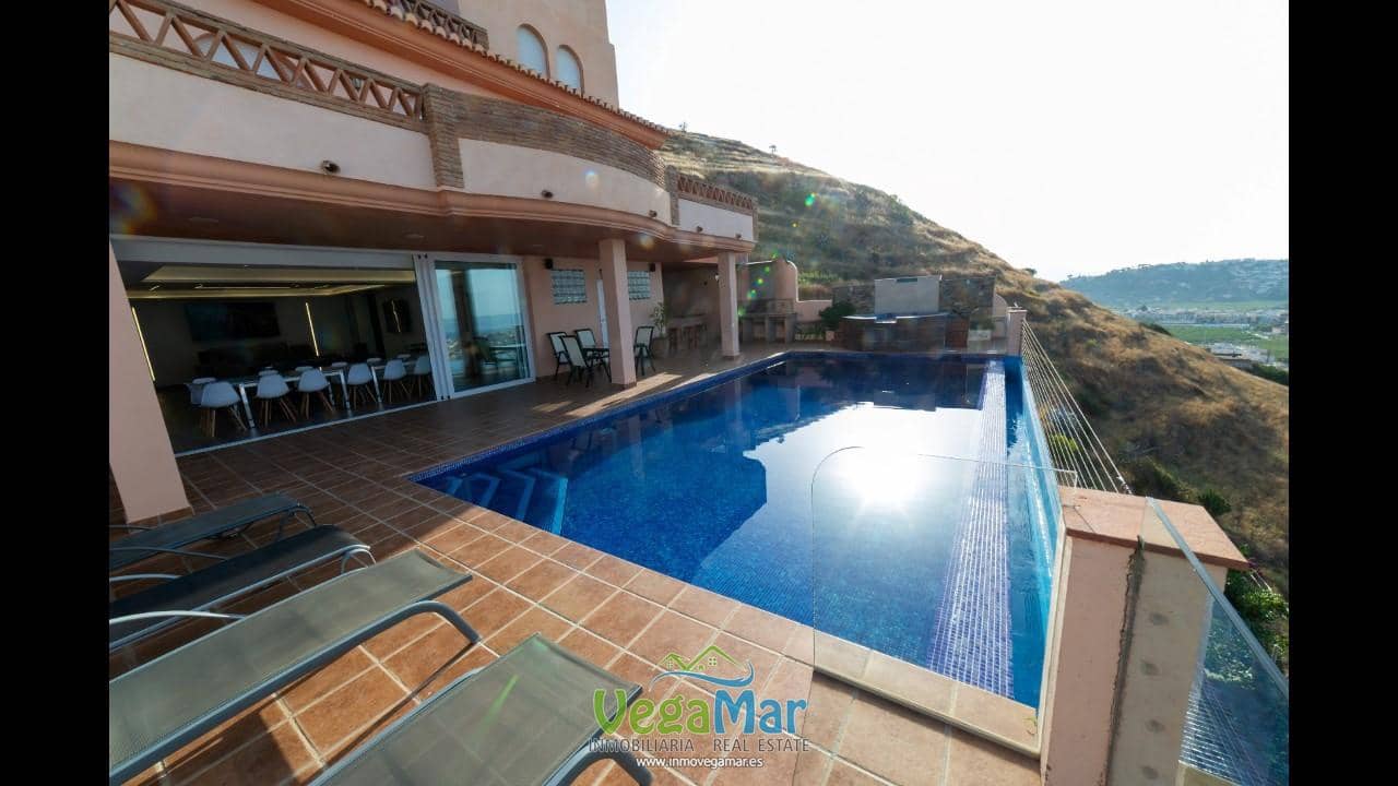 6 bedroom Villa for sale in Almunecar - € 2,900,000 (Ref: 3805847)