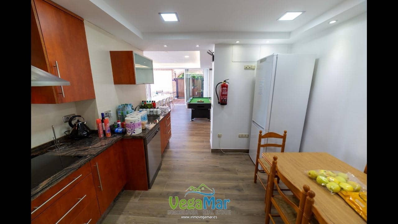 6 bedroom Villa for sale in Almunecar - € 2,900,000 (Ref: 3805847)