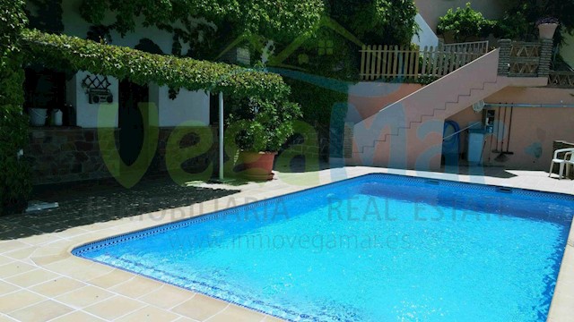 5 soveværelse Villa til salg i Almuñécar - € 845.000 (Ref: 3805848)