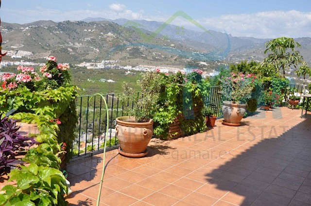 5 soveværelse Villa til salg i Almuñécar - € 845.000 (Ref: 3805848)