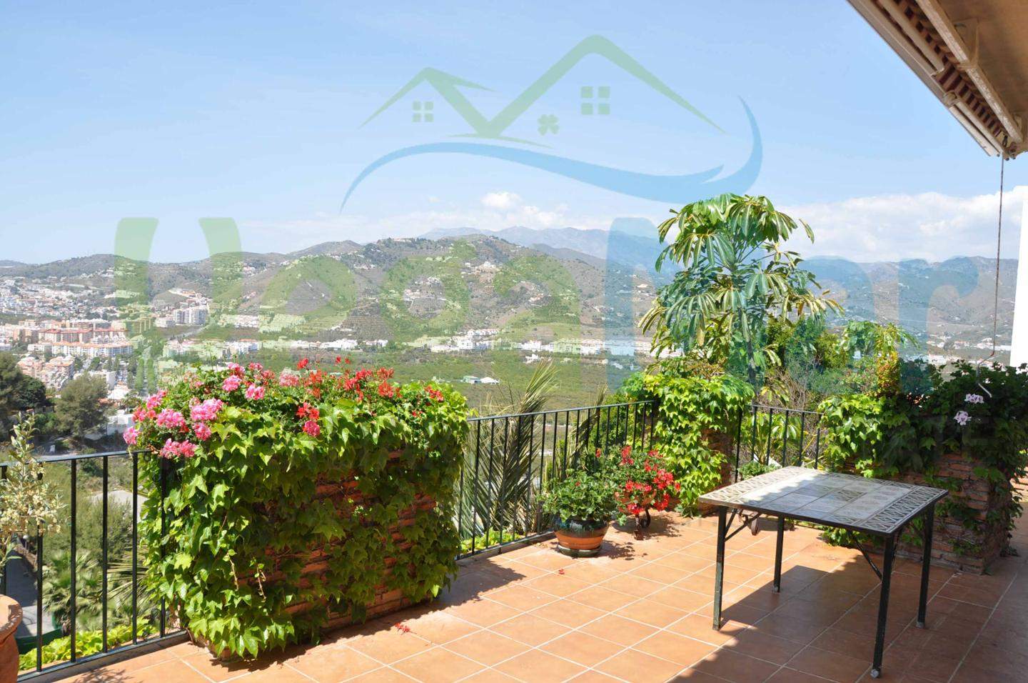 5 Zimmer Villa zu verkaufen in Almunecar - 845.000 € (Ref: 3805848)