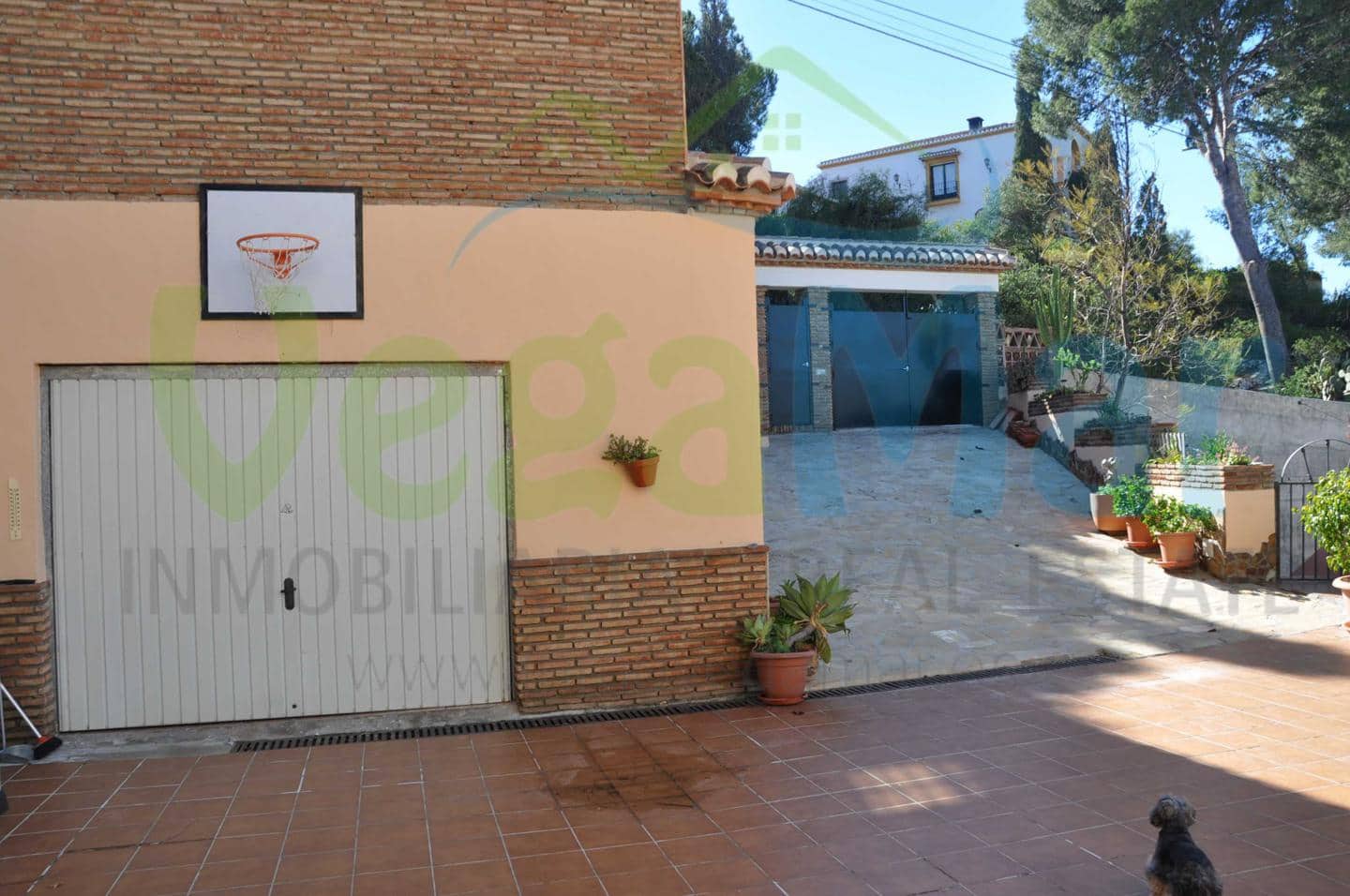 5 Zimmer Villa zu verkaufen in Almunecar - 845.000 € (Ref: 3805848)