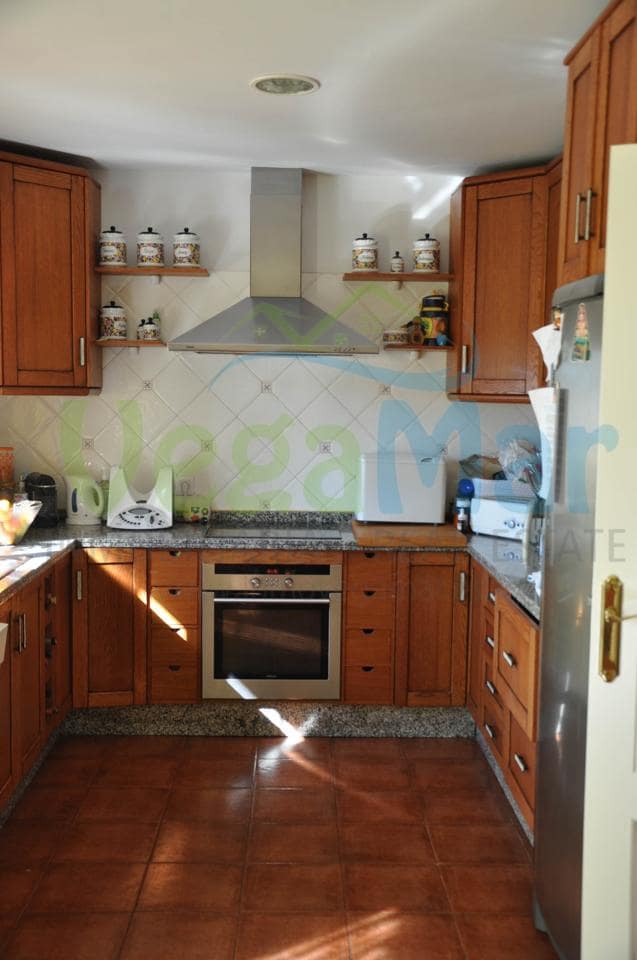 5 Zimmer Villa zu verkaufen in Almunecar - 845.000 € (Ref: 3805848)