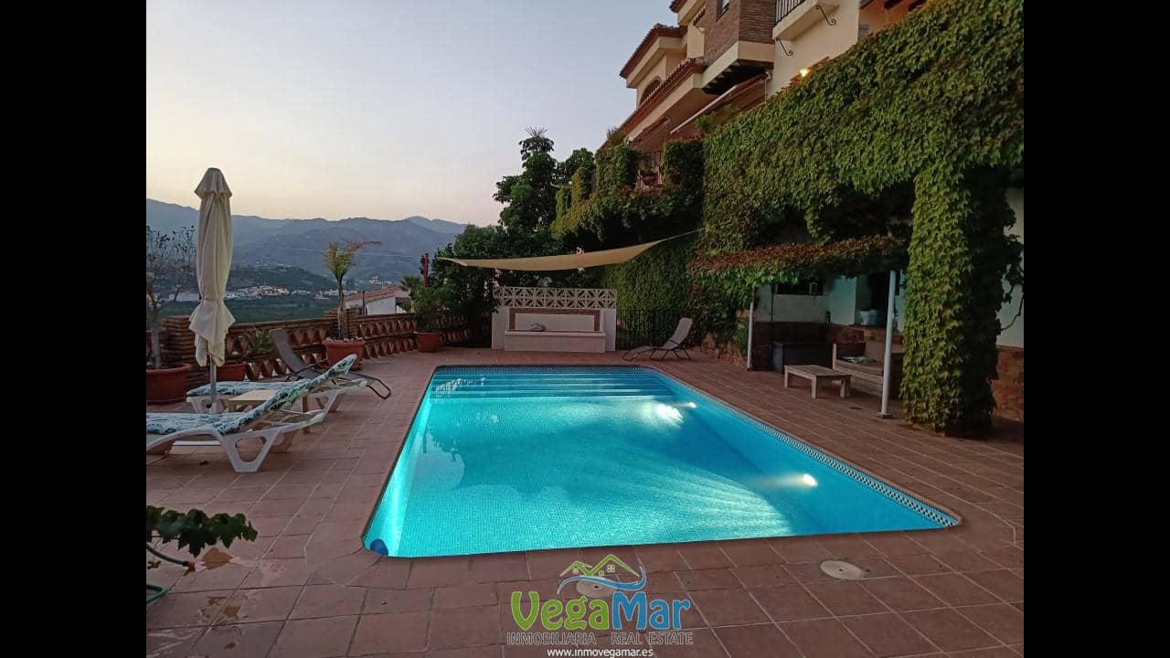 5 Zimmer Villa zu verkaufen in Almunecar - 845.000 € (Ref: 3805848)