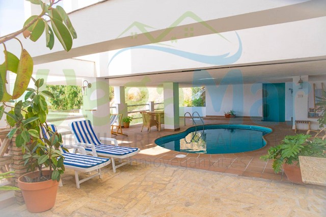 5 chambre Villa/Maison à vendre à Almuñécar avec piscine - 650 000 € (Ref: 3805854)