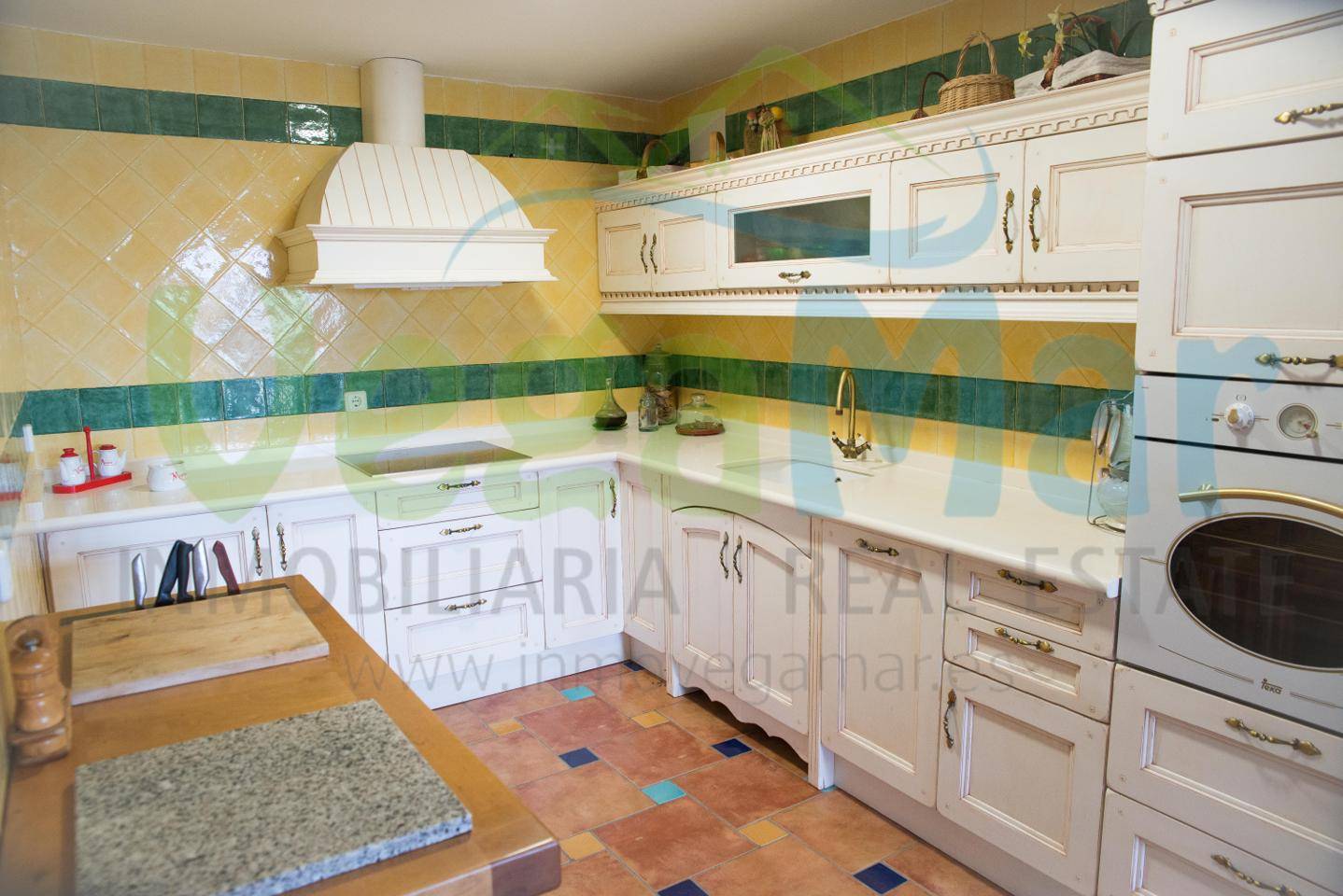 5 chambre Villa/Maison à vendre à Almunecar avec piscine - 650 000 € (Ref: 3805854)