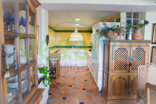 5 chambre Villa/Maison à vendre à Almuñécar avec piscine - 650 000 € (Ref: 3805854)