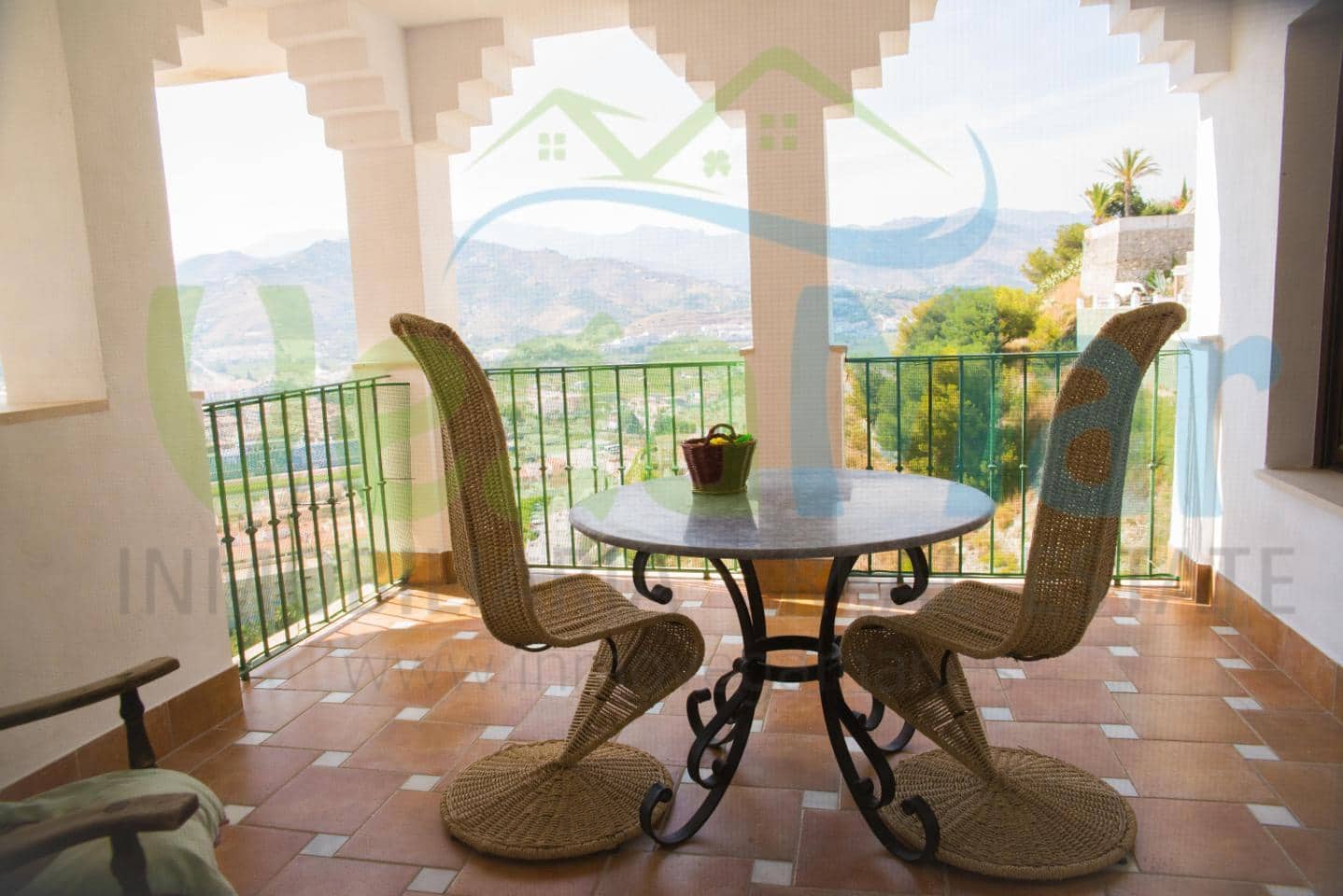 5 chambre Villa/Maison à vendre à Almunecar avec piscine - 650 000 € (Ref: 3805854)