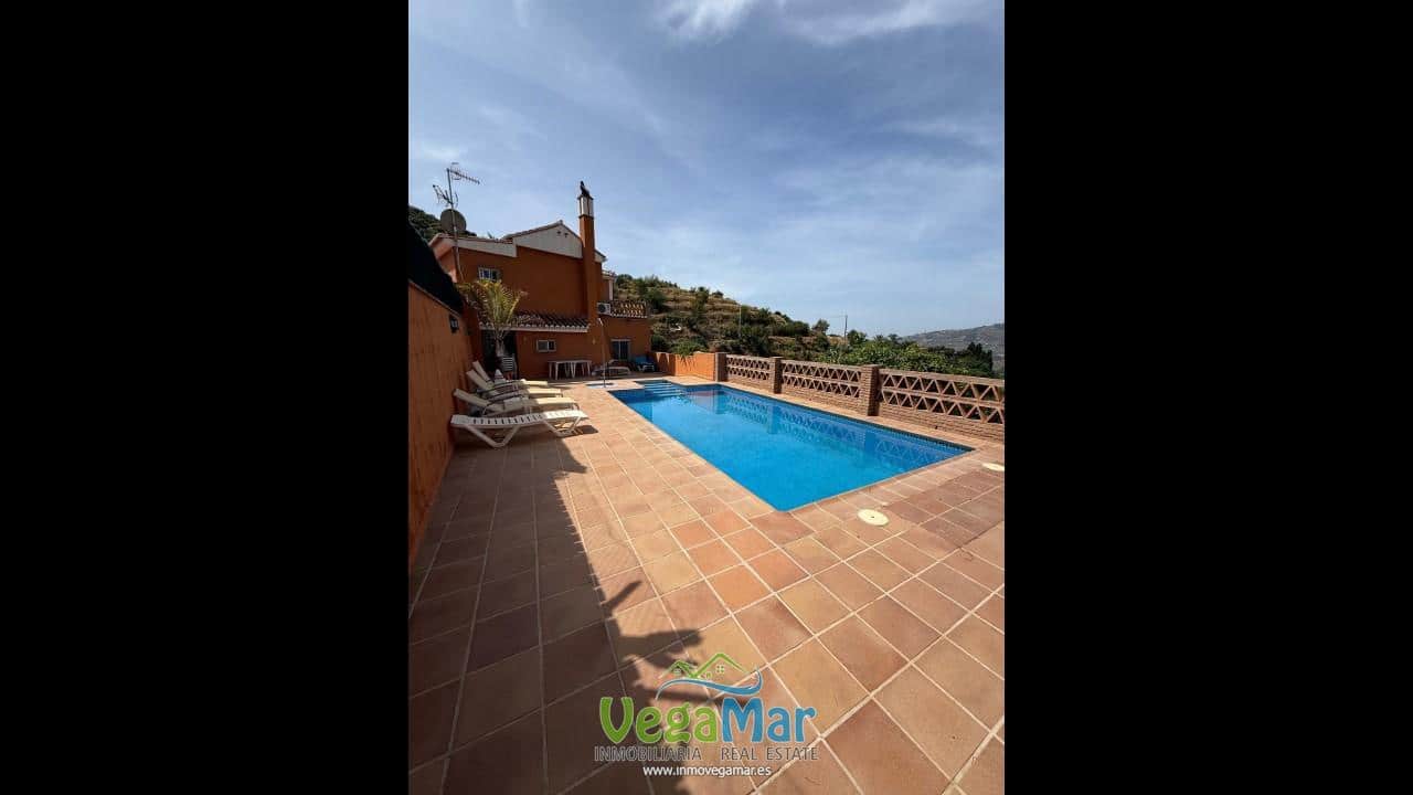 3 quarto Quinta/Casa Rural para venda em Jete com piscina garagem - 530 000 € (Ref: 4002232)