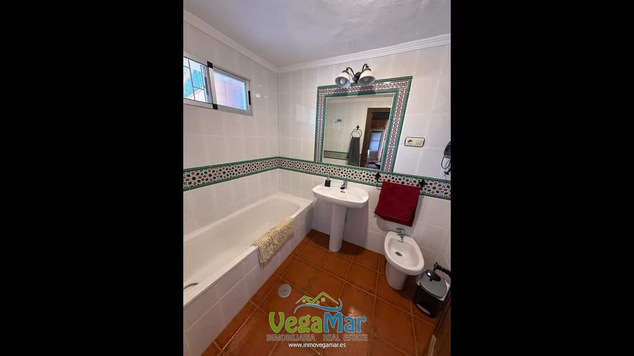 3 quarto Quinta/Casa Rural para venda em Jete com piscina garagem - 530 000 € (Ref: 4002232)