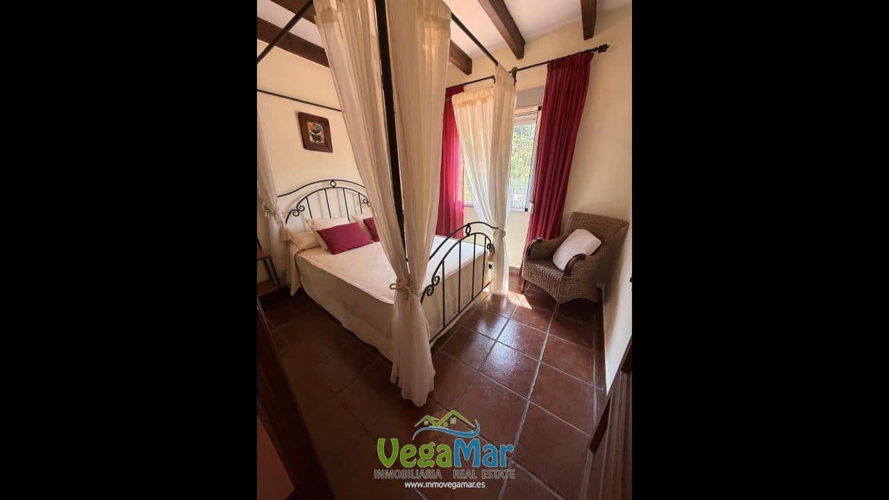 3 quarto Quinta/Casa Rural para venda em Jete com piscina garagem - 530 000 € (Ref: 4002232)