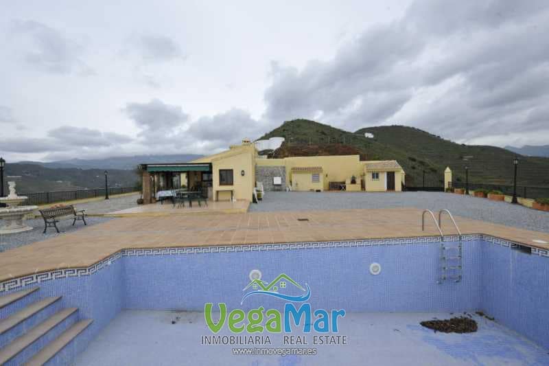 Ubebygd land til salgs i Almunecar - € 800 000 (Ref: 4780851)