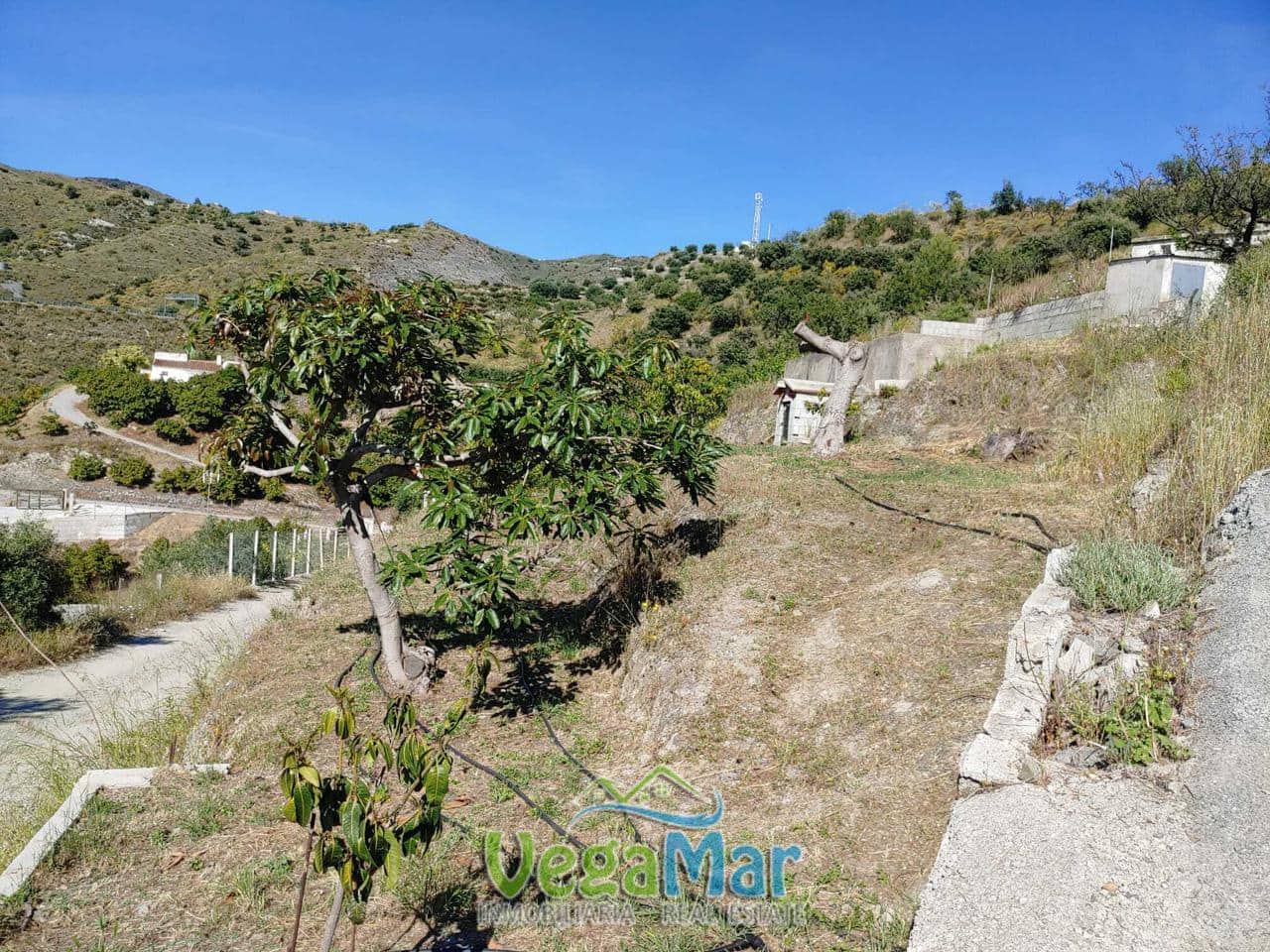 Grunde uden byggetilladelser til salg i La Herradura - € 240.000 (Ref: 5458906)