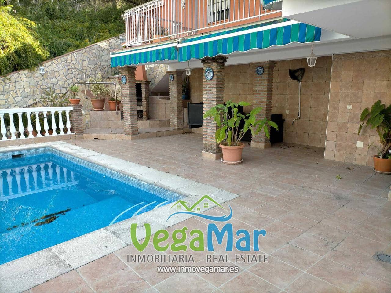 3 bedroom Villa for sale in Almunecar with pool garage - € 795,000 (Ref: 5905671)