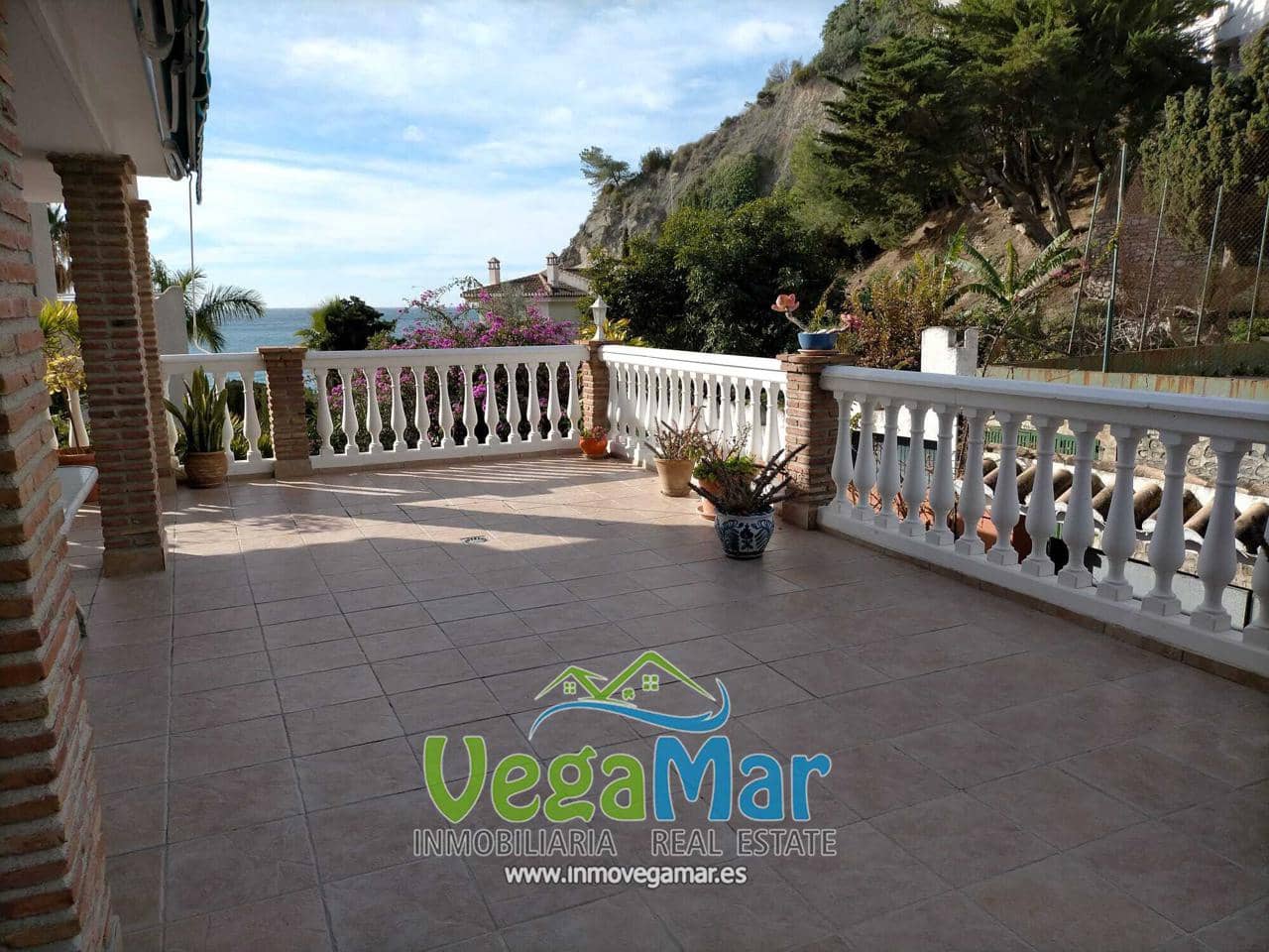 3 bedroom Villa for sale in Almunecar with pool garage - € 795,000 (Ref: 5905671)